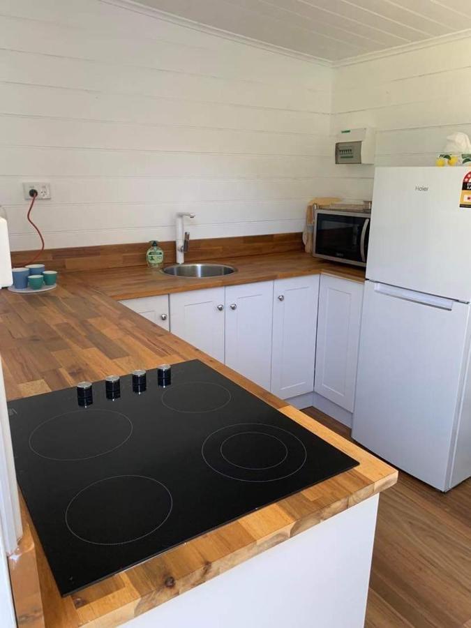 The Wandering Duck - Heritage Tiny House 스트라한 외부 사진